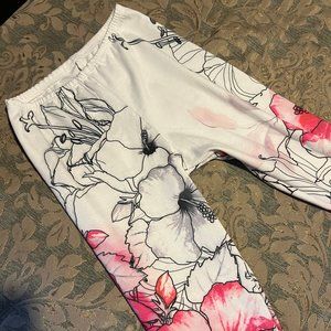 CASA LEE- White Leggings with Red Flowers - Size S (Chico)
